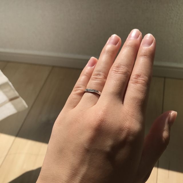【銀座ダイヤモンドシライシの口コミ】 日本ブランドなので、日本人の指に馴染むような温かい雰囲気のあるデザイ…