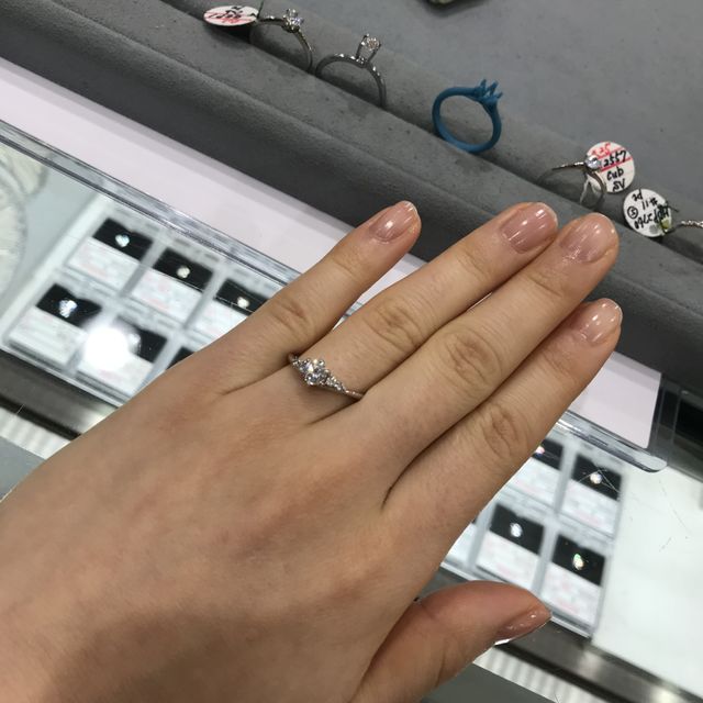 【宝寿堂(ほうじゅどう)の口コミ】 他の店舗と同じ値段で、大きくきらびやかなダイヤモンドの指輪が購入でき…