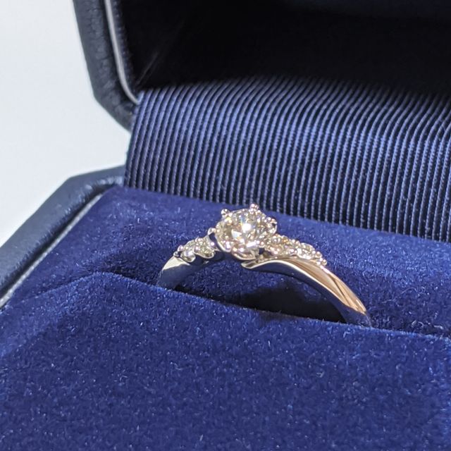 【銀座ダイヤモンドシライシの口コミ】 担当者様がダイヤモンドの価値について大変わかりやすく説明してくれまし…