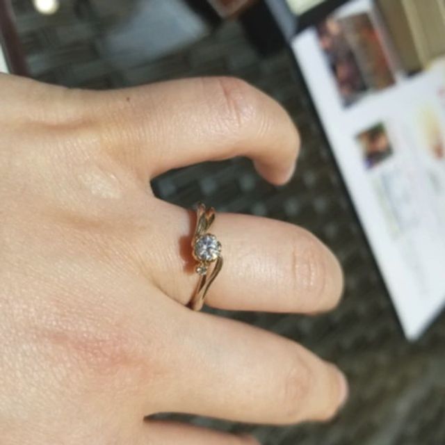 【杢目金屋(もくめがねや)の口コミ】 指輪のデザインやダイヤの形自体が桜をモチーフにしており、上品な和風の…