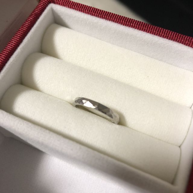 【ひなの口コミ】 デザインが上と下で別れてて2way仕様になっていたのがとても気に入りまし…