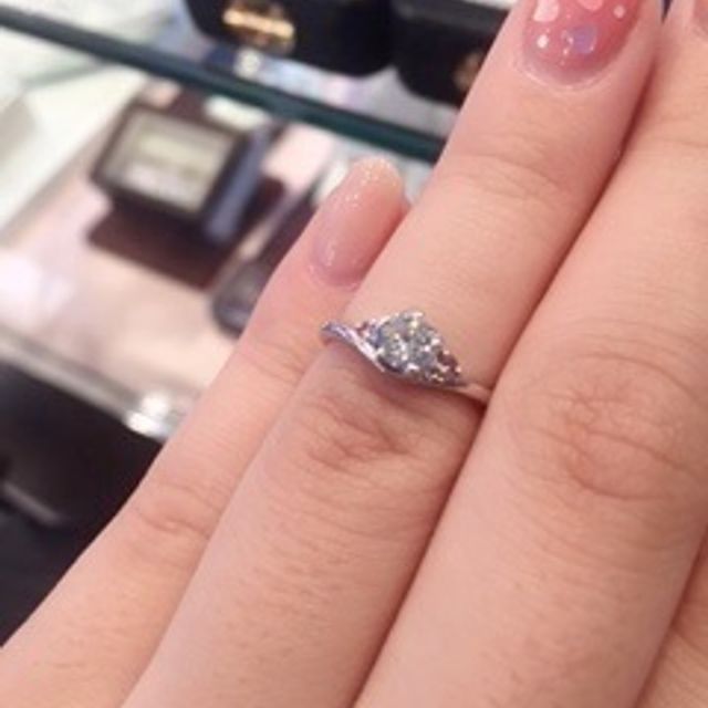 【Ginza Rim(銀座リム)の口コミ】 サイドでキラキラ輝くピンクダイヤに一目惚れ。
一番心がときめくデザイン…