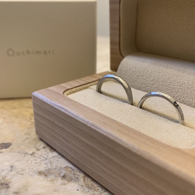 【uchimari(ウチマリ)の口コミ】 リングのデザインを自分で一から考えることができたので、私達はぽこぽこ…