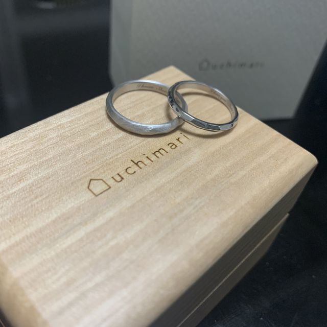 【uchimari(ウチマリ)の口コミ】 リングのデザインを自分で一から考えることができたので、私達はぽこぽこ…