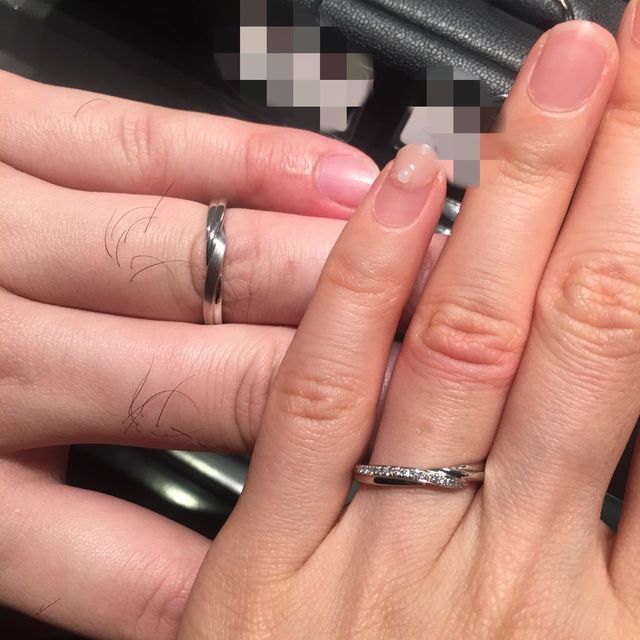 【エクセルコダイヤモンド(EXELCO DIAMOND)の口コミ】 ダイヤが多めで、珍しいデザインを探していました。いろんな店を探して、…