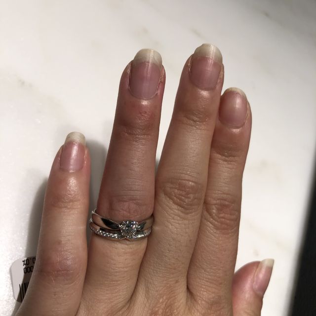 【ティファニー(Tiffany & Co.)の口コミ】 ティファニーカットで独特な輝きがあるのに魅了されました。ダイヤがそん…