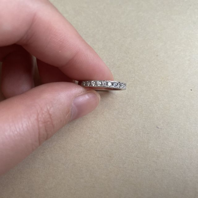 【銀座ダイヤモンドシライシの口コミ】 デザインが綺麗ですぐに決めました。また価格もそんなに高くなく、手の届…