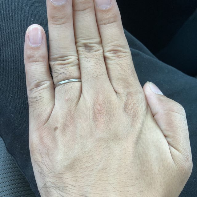 【アイプリモ(I-PRIMO)の口コミ】 目立つのが嫌で、細身でツヤのない指輪を探していました。つや消し加工が…