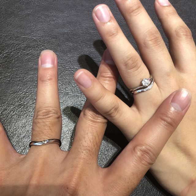 【TRECENTI(トレセンテ)の口コミ】 婚約指輪と同じく、デザインが可愛く非常に魅力的だったからです。
婚約指…