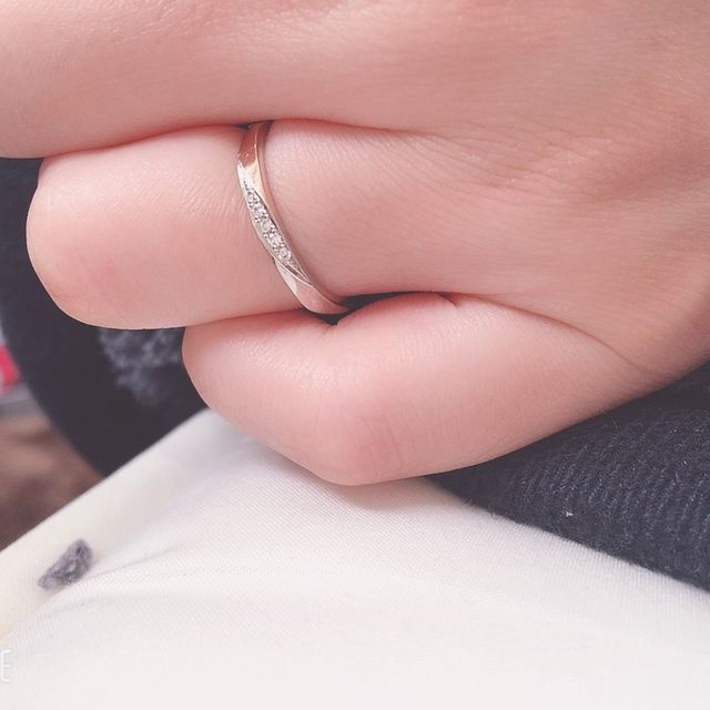 【nocur(ノクル)の口コミ】 指輪の決め手は、価格とデザインです。
ペアで11万円程でした。(どちらも5…