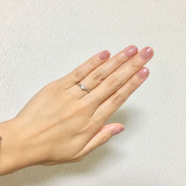 【銀座ダイヤモンドシライシの口コミ】 スタッフの方の対応もよく、デザインが魅力で決めました。とくにデザイン…