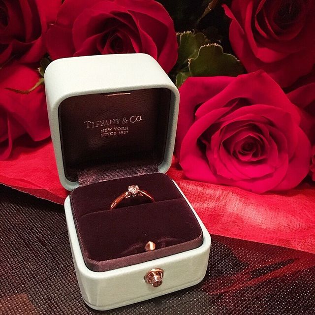 【ティファニー(Tiffany & Co.)の口コミ】 昔からティファニーの婚約指輪を頂くことに憧れていました！それもあって…