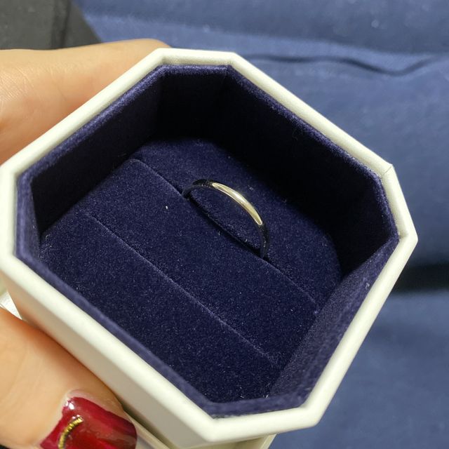 【4℃ BRIDAL(ヨンドシーブライダル)の口コミ】 そこまでこだわりがない状態で、ゴールドよりかは
プラチナがいいのと、派…