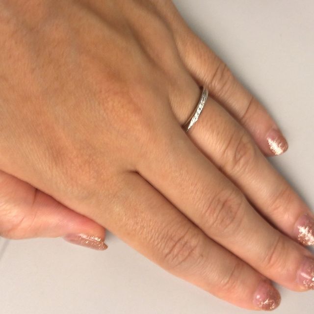 【TRECENTI(トレセンテ)の口コミ】 指輪の角に丸みを持たせているため、つけ心地に違和感がなくはめやすかっ…