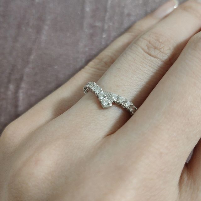 【ハリー・ウィンストン(Harry Winston)の口コミ】 旦那が「何でも好きに選んでいい」と言ってくれたので、折角ならいい指輪…