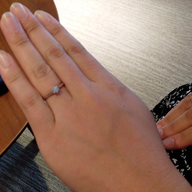 【銀座ダイヤモンドシライシの口コミ】 まずもって、輝きの度合い。上から２番目のレベルのものを非常に安価で提…