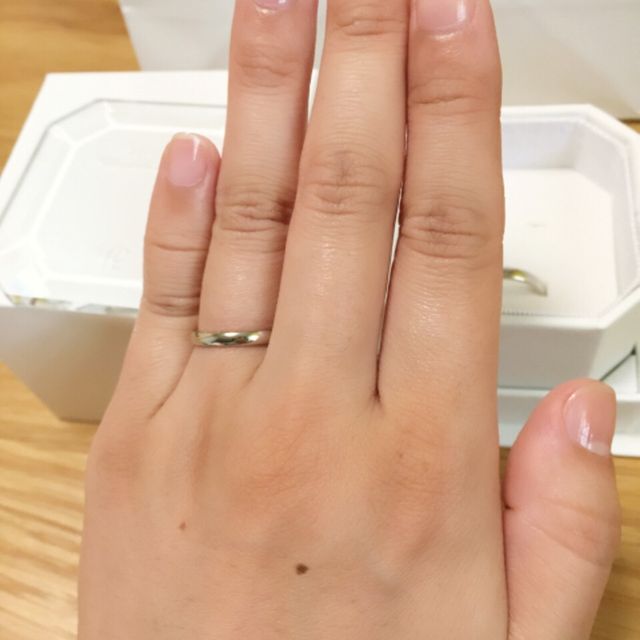 【4℃ BRIDAL(ヨンドシーブライダル)の口コミ】 長く毎日着ける物なので、デザインは石も何も着けずシンプルにしようと思…