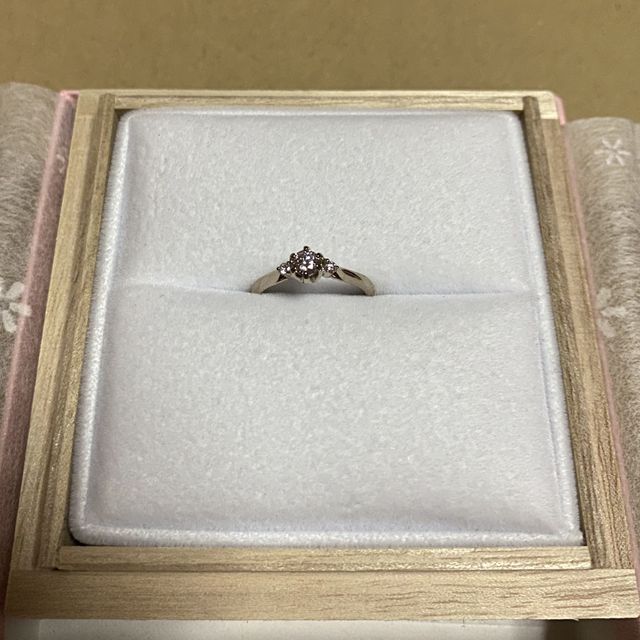 【Candle(キャンドル)の口コミ】 下調べの時から気になっていました。お店でも一番に試着して、他にも見ま…