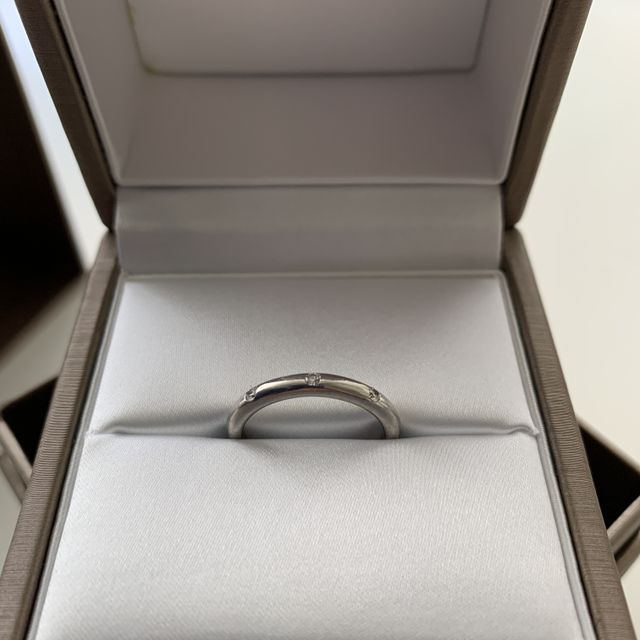 【ブルガリ(BVLGARI)の口コミ】 婚約指輪をブルガリで購入したので、結婚指輪も同じブランドで揃えました…
