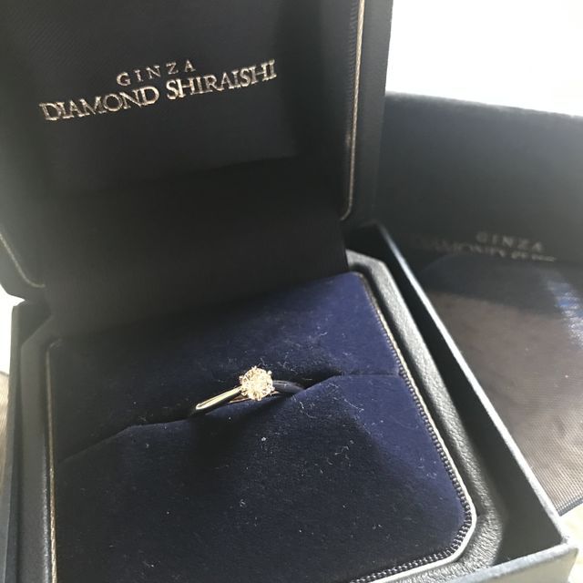 【銀座ダイヤモンドシライシの口コミ】 シンプルなデザインが好みで
その事をスタッフさんに伝えると
親身になり…