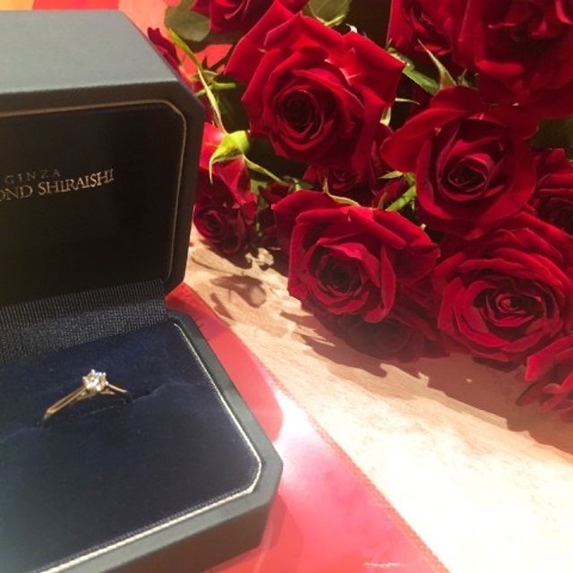 【銀座ダイヤモンドシライシの口コミ】 指輪のデザインは、ストレートは自分の指には似合わないと思っていたけれ…