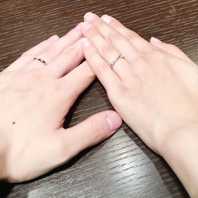 【和光ブライダルブティックギンザの口コミ】 ハーフエタニティのデザインで全体的にリング幅が細身になっているので指…