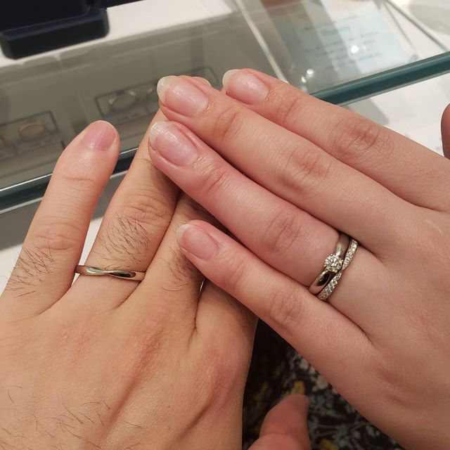 【銀座ダイヤモンドシライシの口コミ】 ダイヤモンドシライシさんは種類が豊富にありました。他ブランドの婚約指…