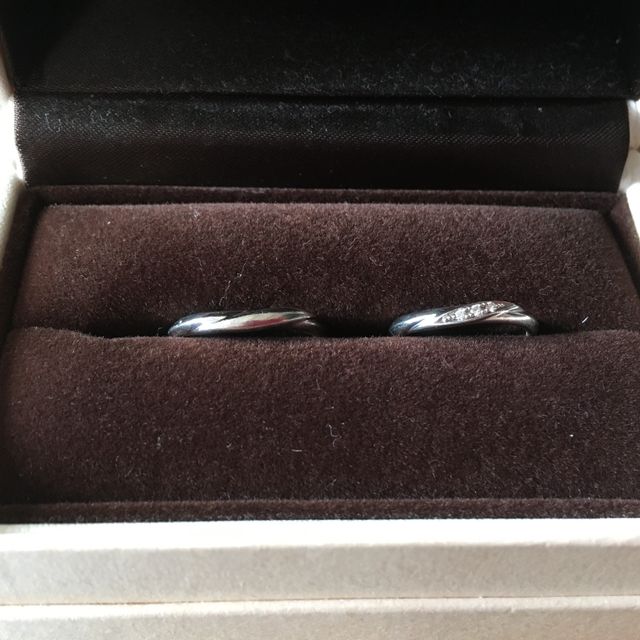 【アイプリモ(I-PRIMO)の口コミ】 主人も私も一目惚れで購入しました。私は指が太いのがコンプレックスで普…