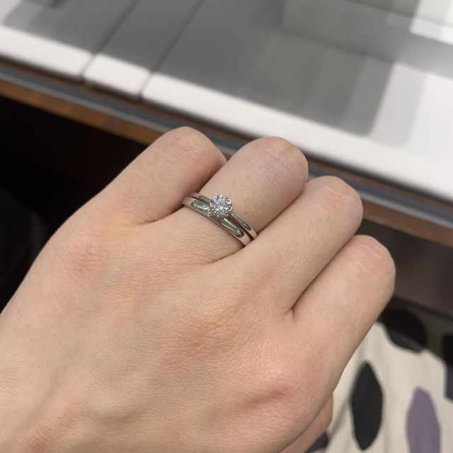 【銀座ダイヤモンドシライシの口コミ】 セミオーダーで、素材からリングの幅、ダイヤの数、ダイヤの留めのデザイ…