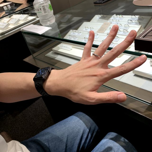 【杢目金屋(もくめがねや)の口コミ】 木目調の模様が入っている指輪が素敵でした。
細身な指輪を探していたので…