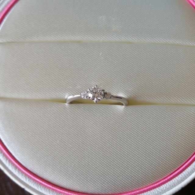 【COCKTAIL(カクテル)の口コミ】 とにかく私は指が太く短く間接が大きいため、指を華奢に見せてくれものに…