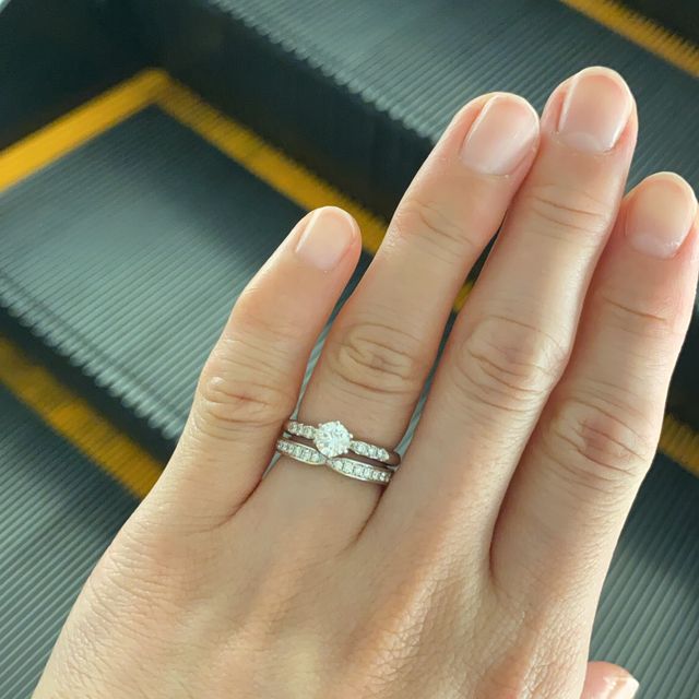 【ラザール ダイヤモンド(LAZARE DIAMOND)の口コミ】 ハーフエタニティの指輪を探し求めていて、旦那と一緒にインスタで色々な…