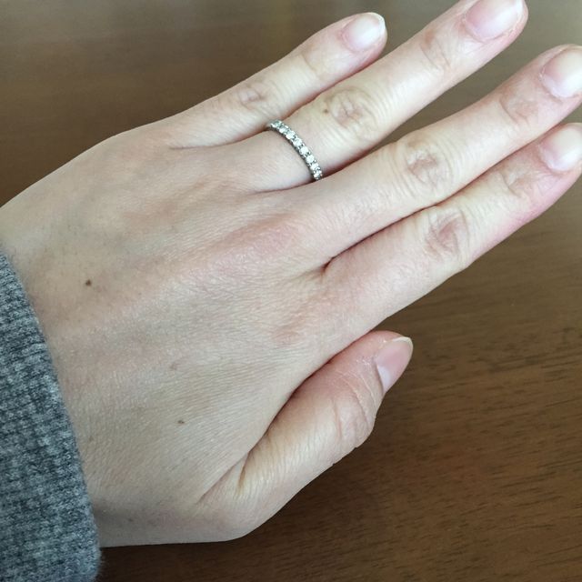 【ティファニー(Tiffany & Co.)の口コミ】 一つは結婚指輪との重ね付けでも使えるもの。なかなか普段お目見えする事…