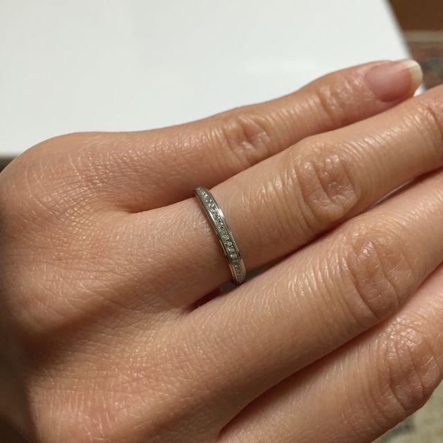 【カルティエ(Cartier)の口コミ】 私は指輪の全面にダイヤモンドを敷き詰めたエタニティリングを探していま…