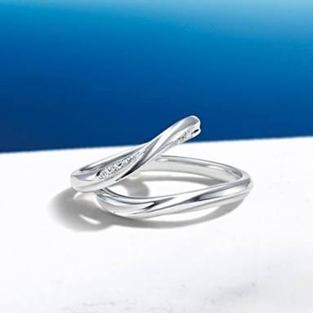 【銀座ダイヤモンドシライシの口コミ】 私(新婦)の指は太く色黒、ゴツゴツで短く、指輪なんて本当に似合わない指…