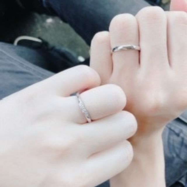 【銀座ダイヤモンドシライシの口コミ】 ダイヤモンドの輝きが綺麗で一目惚れでした
最初はダイヤモンドは小さいも…