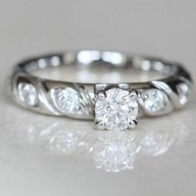 【ショーメ(CHAUMET)の口コミ】 フランスの名門ブランドというショーメで購入。デザインも人とあまり被ら…