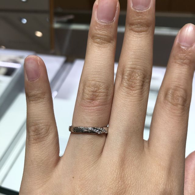 【STAR JEWELRY(スタージュエリー)の口コミ】 rainbowという指輪です。ダブルレインボーを見ると幸せになれるというジン…