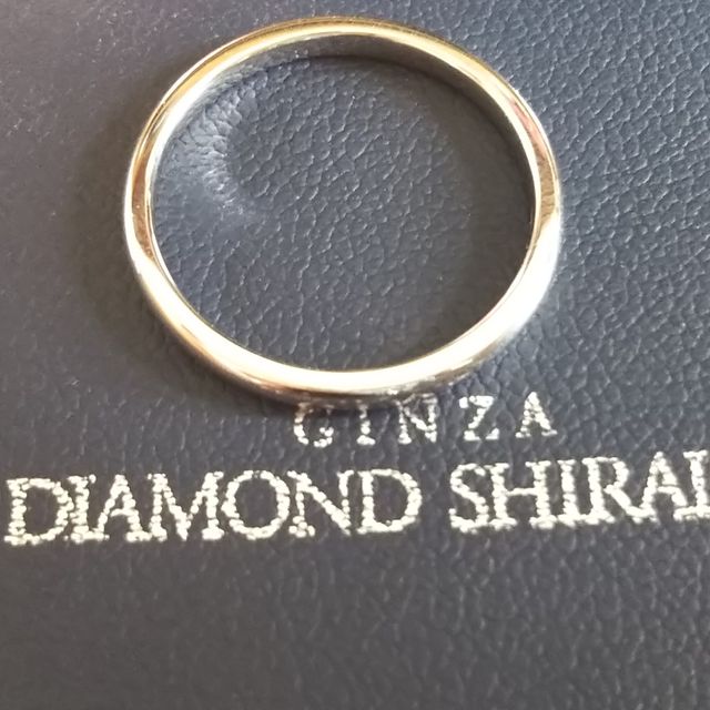 【銀座ダイヤモンドシライシの口コミ】 値段が一番低価格で、とてもシンプルなプラチナの結婚指輪を選びました。…