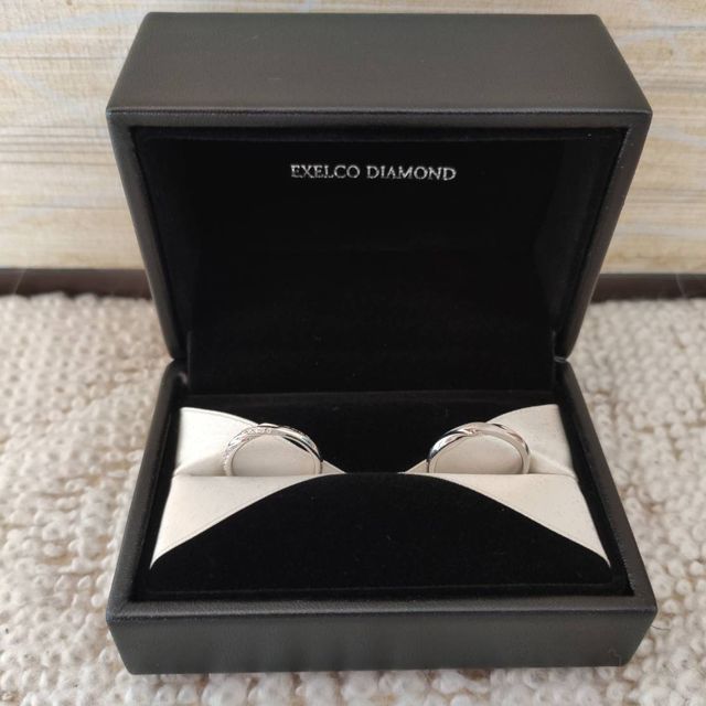【エクセルコダイヤモンド(EXELCO DIAMOND)の口コミ】 シンプルずぎずに人とあまりかぶらないデザインを探していました。ストレ…