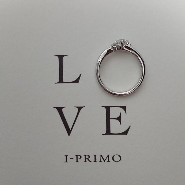【アイプリモ(I-PRIMO)の口コミ】 ウェーブがかかっていてフィット感もよく、ダイヤモンドの台座も主張が強…