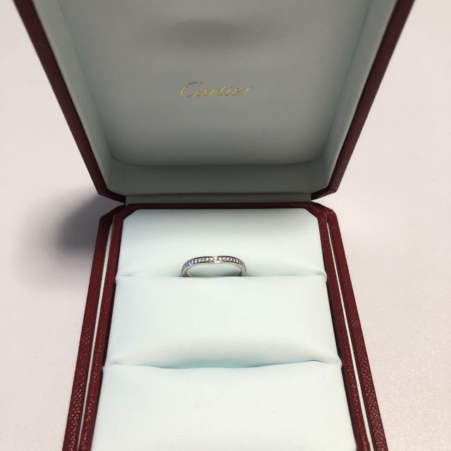 【カルティエ(Cartier)の口コミ】 ダイヤモンドがたくさんついているものに惹かれました。
女性側が良くても…