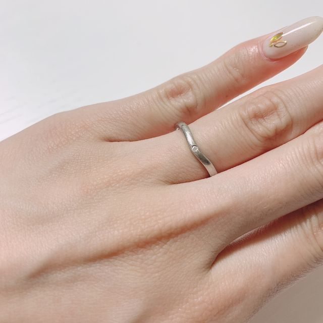 【カルティエ(Cartier)の口コミ】 あまり高価な物は求めていなかったので、シンプルなのにV字でデザイン性も…