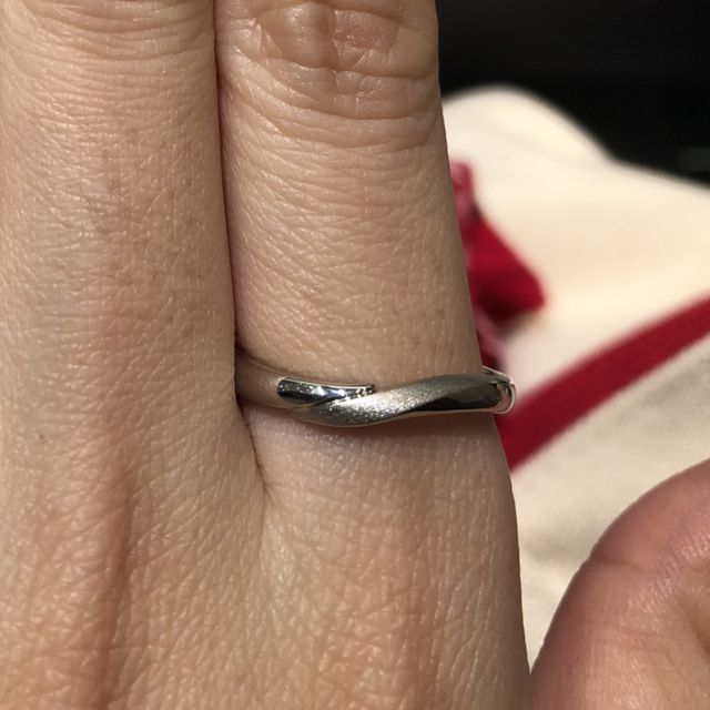 【アイプリモ(I-PRIMO)の口コミ】 指輪のデザインが探し求めていたものに二人とも似ていたので、こちらを選…