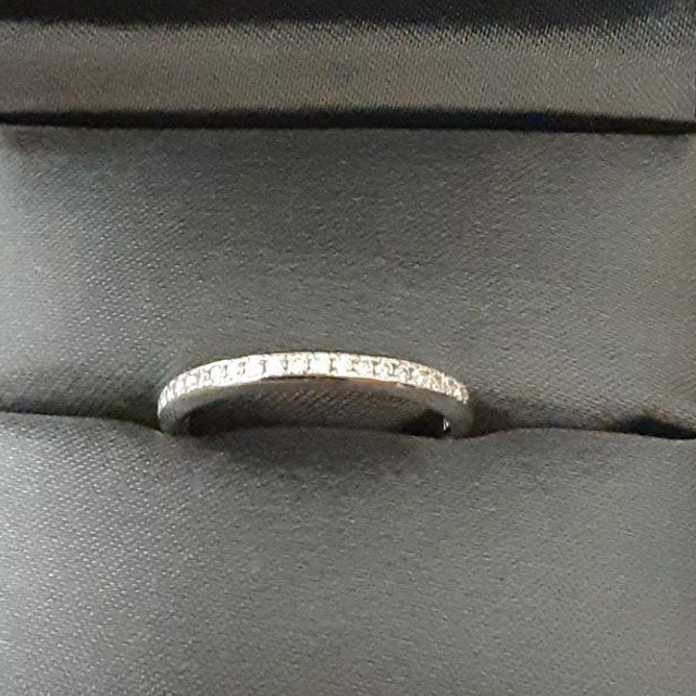 【ラザール ダイヤモンド(LAZARE DIAMOND)の口コミ】 どのリングも非常に素敵で、魅力や存在感があり、かなり悩んだのですが、…