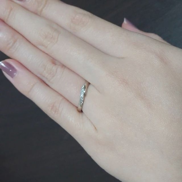 【アイプリモ(I-PRIMO)の口コミ】 ウェーブタイプのフォルムに絞ってリングを探していた中で、最も指に馴染…