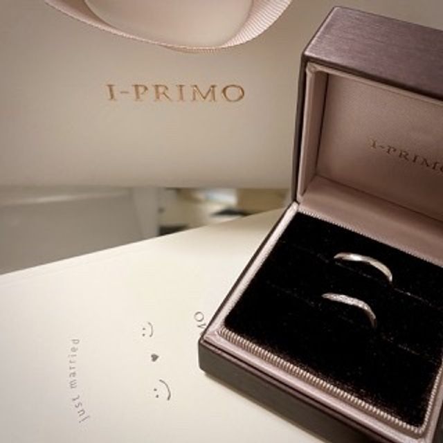 【アイプリモ(I-PRIMO)の口コミ】 デザインはウェーブしてるデザインで可愛く。
プラチナで11コのダイヤが埋…