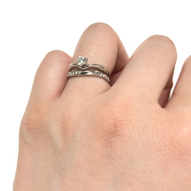 【アイプリモ(I-PRIMO)の口コミ】 シンプルな中にもデザイン性があり、私の肌とすごく馴染みがよかった！
ま…