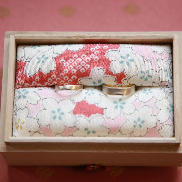 【杢目金屋(もくめがねや)の口コミ】 指輪で木目調のデザインが出きるとこに興味をもちました。
また、鶴岡八幡…