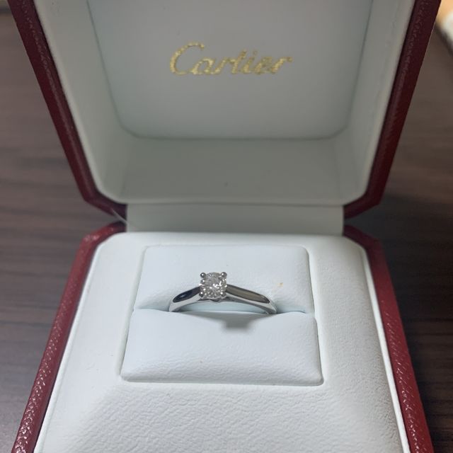 【カルティエ(Cartier)の口コミ】 小さい頃から、カルティエというブランドに憧れていたことと、一粒ダイヤ…